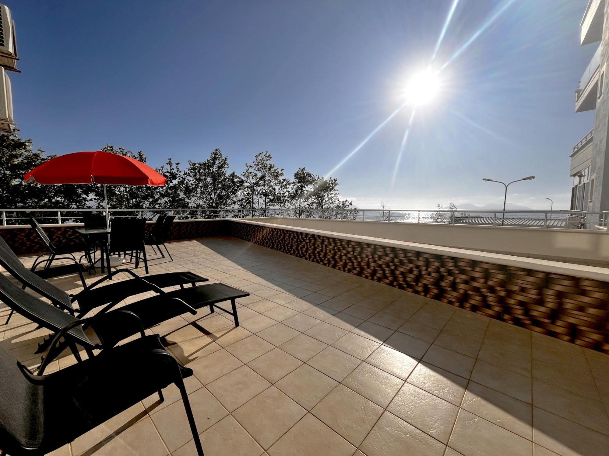 Front Terrace Appartamento